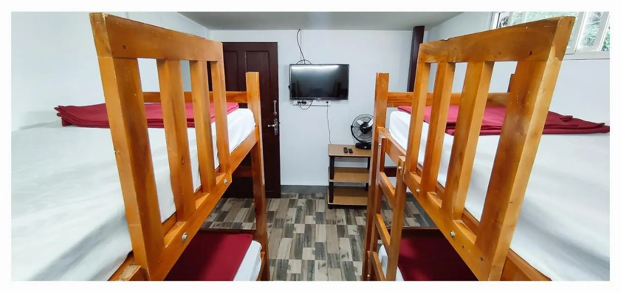 *** Hotel Lime Light Resort Munnar India